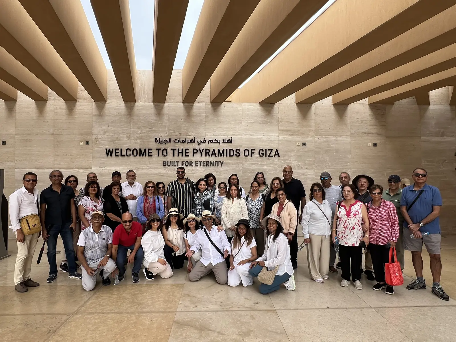 Atenara guests arriving for a visit to the pyramids of Giza