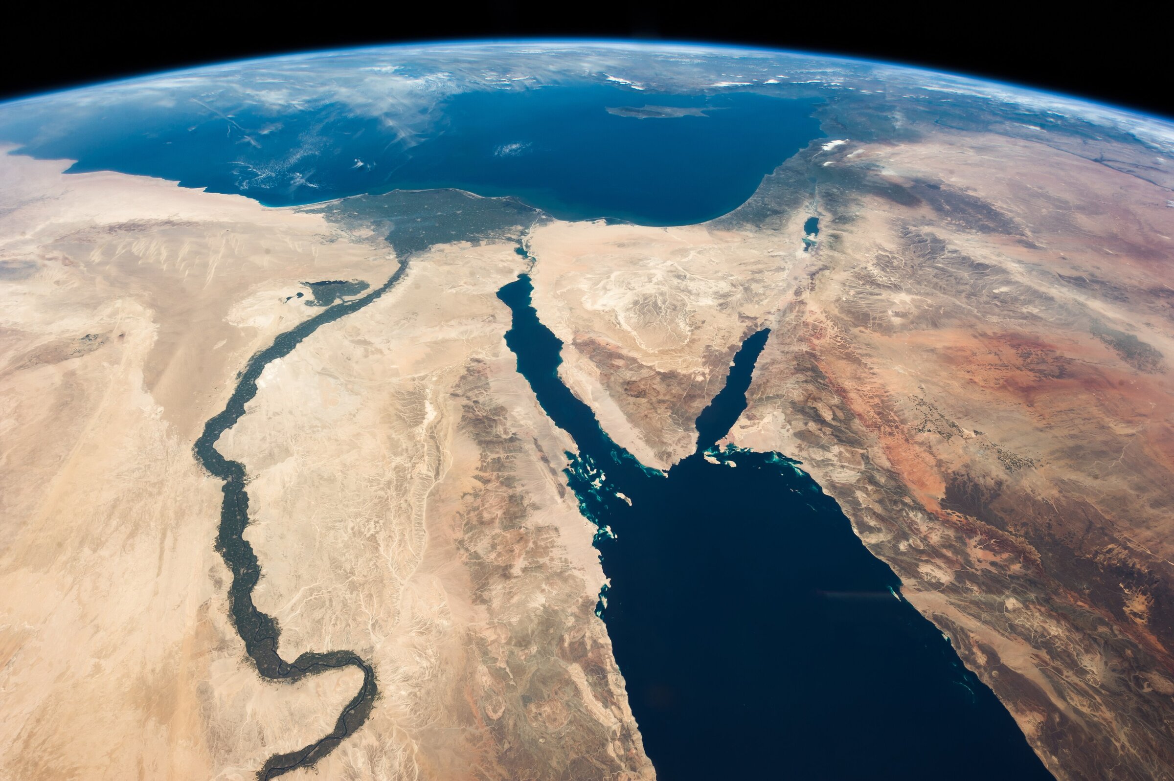 Nile cruise or dahabiya? A short field guide.